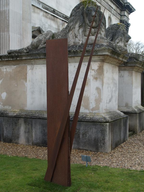 Cambridge, England: Fitzwilliam Museum: Held Shadow (sculptor Ann Christopher)