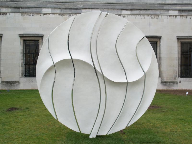 Cambridge, England: Fitzwilliam Museum: Poise (sculptor Angela Conner)