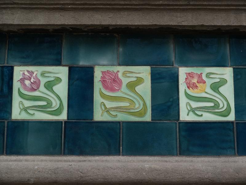 Brussels, Belgium: 4 Avenue Jef Lambeaux: floral tiles