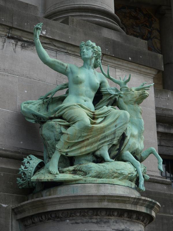 Brussels, Belgium: Arcades Cinquantenaire / Arc de Triomphe: Luxembourg (1907, sculptor Guillaume de Groot)