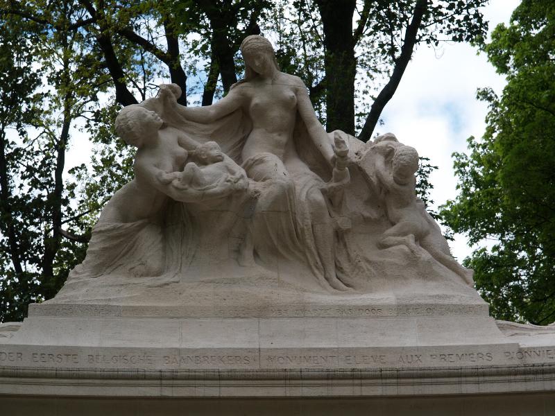 Brussels, Belgium: JubelPark (Parc du Cinquantenaire): Les pionniers belges au Congo, detail at top (1921, sculptor Thomas Vincotte)