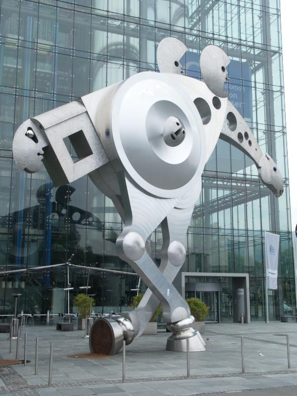 Heidelberg, Germany: Print Media Academy, Kurfursten-Anlage: S-Printing Horse (1998 - 2000, sculptor Jurgen Goertz)