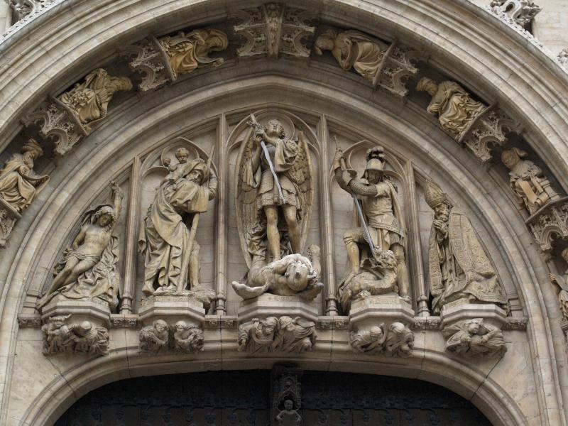 Brussels, Belgium: Grand Place (Grote Markt), Town Hall: tympanum (1402-1449, architects Jacob van Thienen, Jan van Ruysbroek)