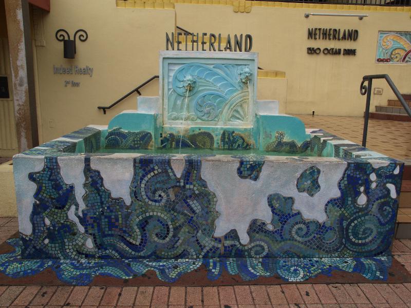 Miami Beach, Florida (FL): Netherland, Ocean Drive: fountain