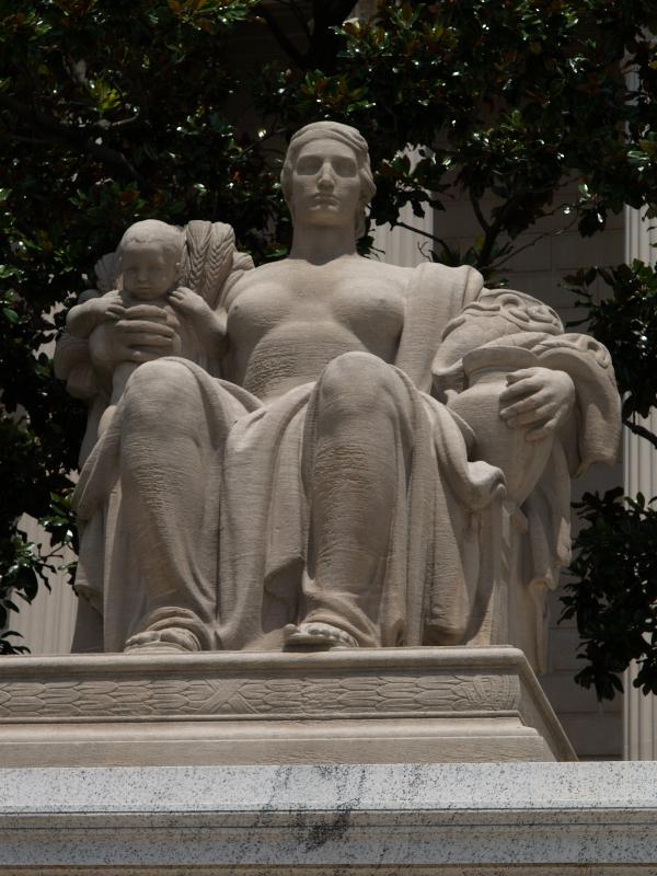 Washington, DC: National Archives Building (Constitution Avenue NW): Heritage (1933-1935, sculptor James Earle Fraser)