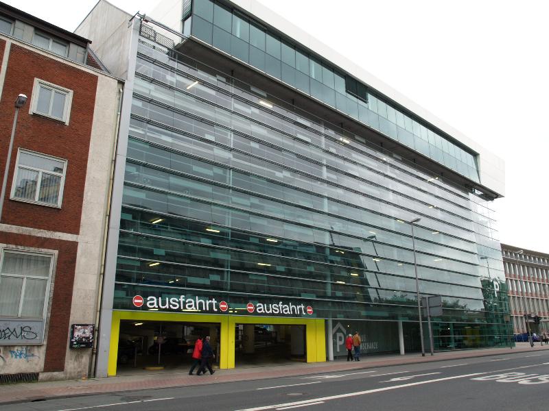 Munster, Germany: Parkhaus Engelenschanze: view (2006, designed by Petry - Wittfoht Freier Architekten, now wittfoht architekten)