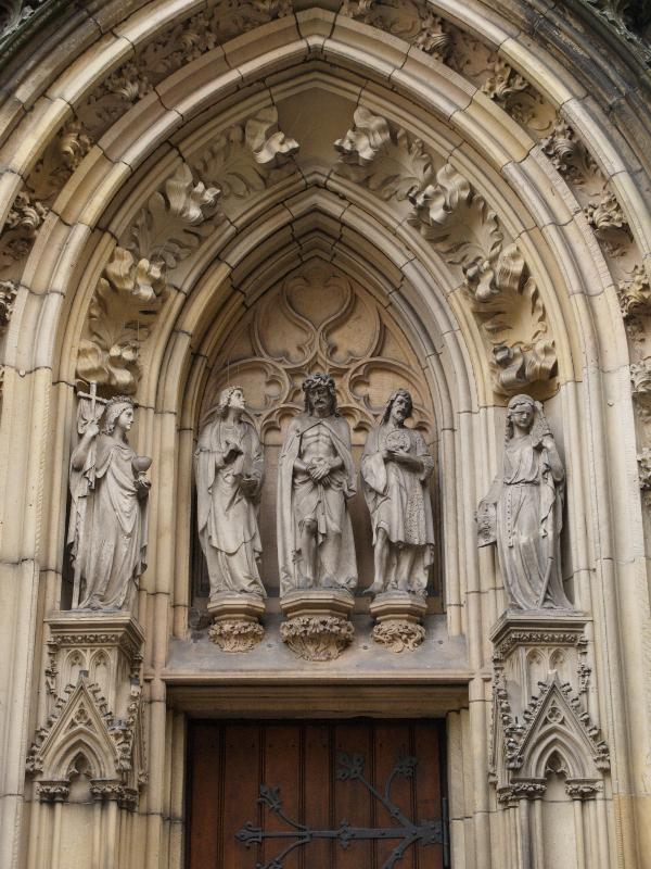Munster, Germany: St Lamberti: tympanum, Man of Sorrows