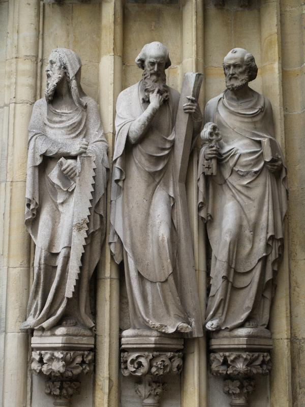Munster, Germany: Liebfrauen-Uberwasser: three apostles (west entrance)