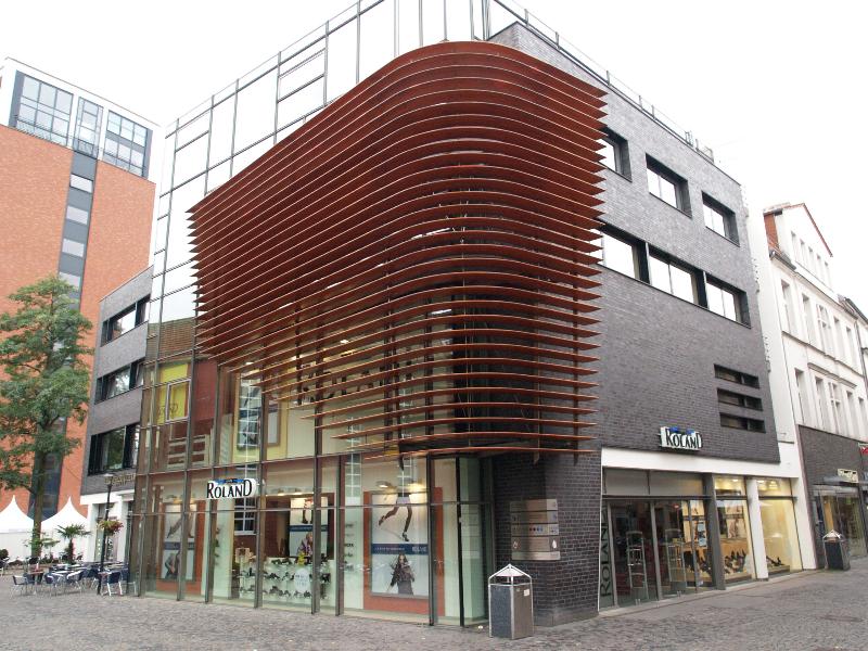 Munster, Germany: Salzstrasse, Roland Schuhe: view (1993-1995, Kresing Architekten)