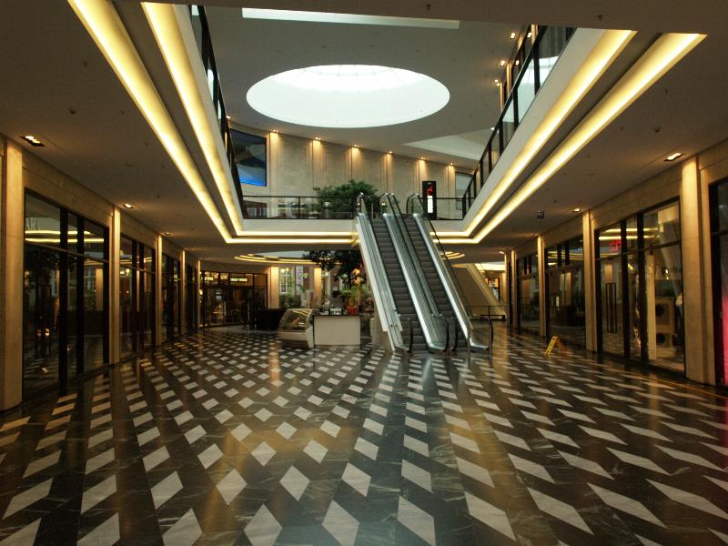 Munster, Germany: Munster Arkaden: interior (2002-2006, Kleihues + Kleihues)