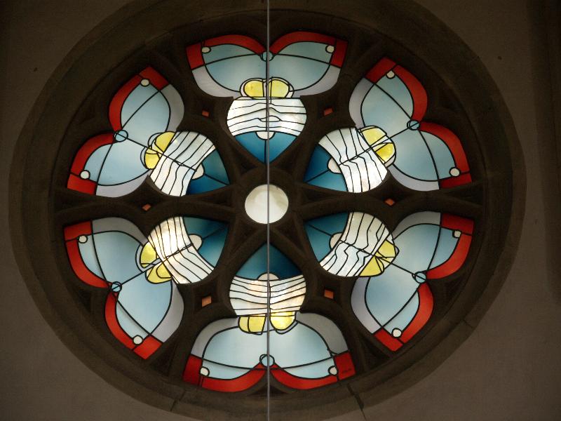 Munster, Germany: Apostelkirche: rose window (1999, designed by Hubert Spierling, made by Glasmalerei Oidtmann)