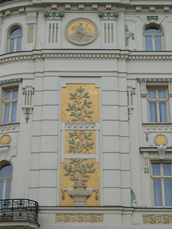 Brno, Czech Republic: Rooseveltova, Vcelin (Bienenhaus, Apiary): facade