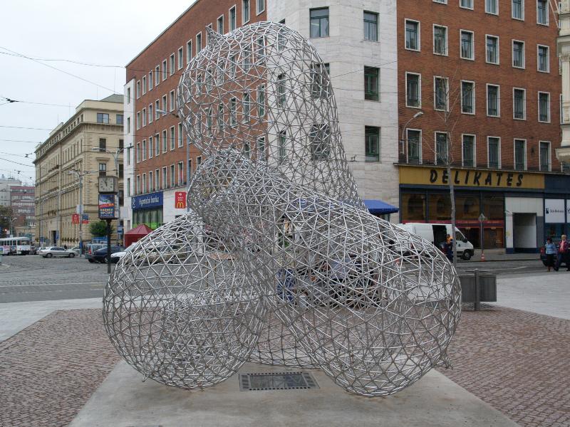 Brno, Czech Republic: Malinovskeho namesti: Three Light Bulbs (in honor of Thomas Alva Edison, who installed electric lighting in the Mahen Theater in 1882) (2008, sculptor Tomas Medek)