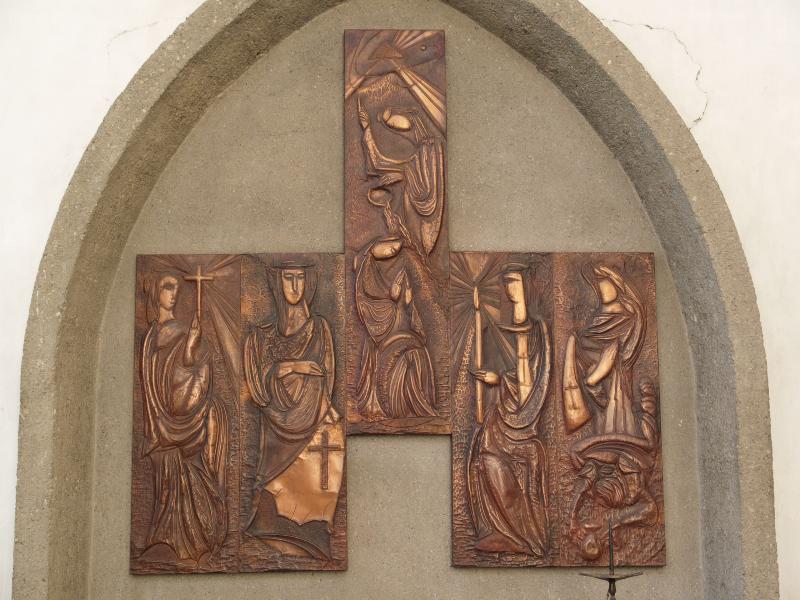 Brno, Czech Republic: Kostel sv. Jakuba (St James' Church): relief over side altar
