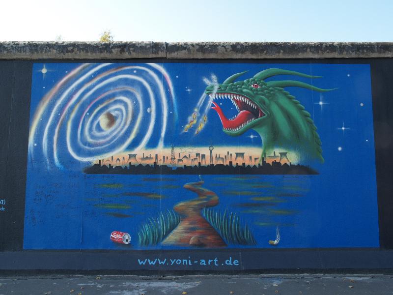 Berlin, Germany: East Side Gallery (Berlin Wall): Berlin bei Nacht (Yvonne Matzat Onischke; artist name since 2005 Yoni)