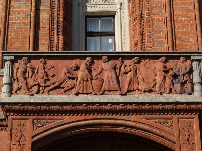 Berlin, Germany: Judenstrasse, Rotes Rathaus: facade (1861-1869, Hermann Friedrich Waesemann; rebuilt 1951-1956)