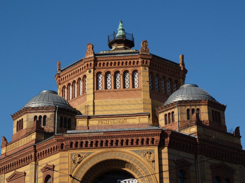 Berlin, Germany: Oranienburger Strasse: Postfuhramt (1875-1881, Carl Schwatlo)