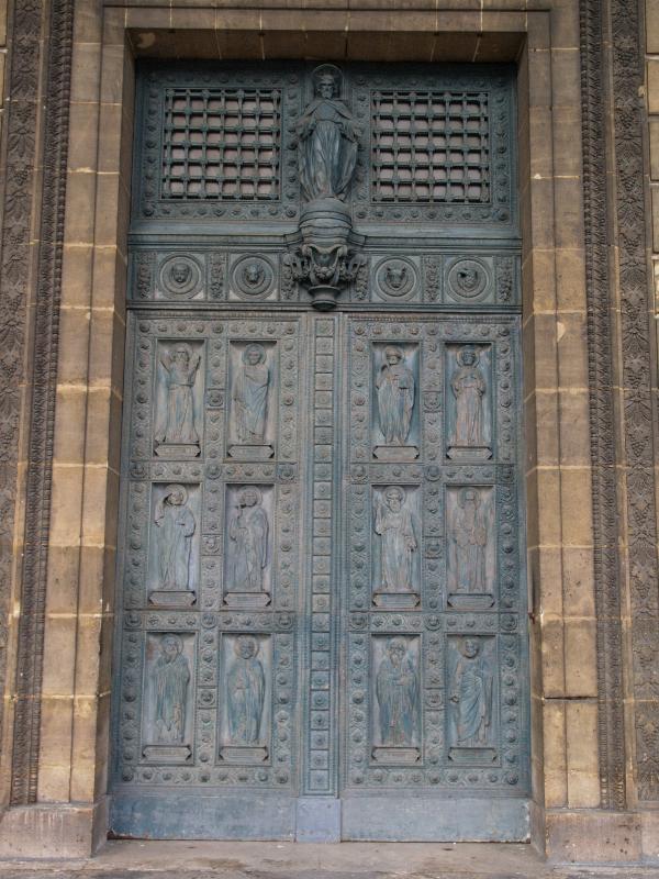 Paris, France: Place Franz Liszt, Eglise Saint-Vincent-de-Paul: door
