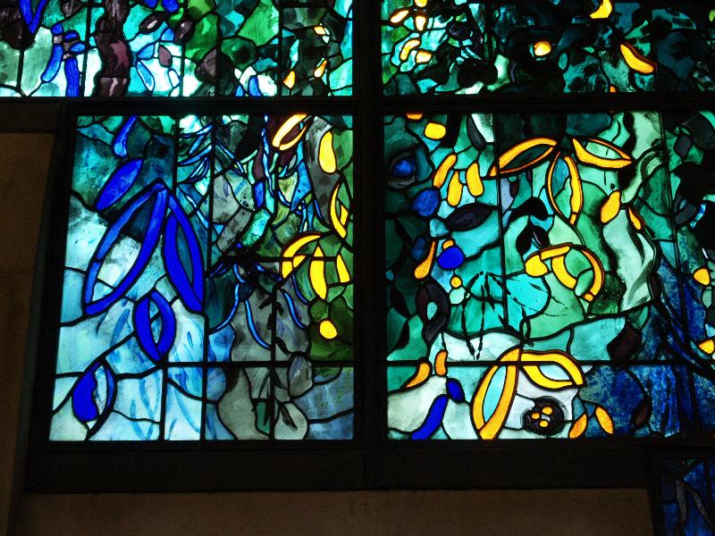 Cambridge, England: Robinson College: chapel large window detail (c1980, designed by John Piper, made by Patrick Reyntiens)