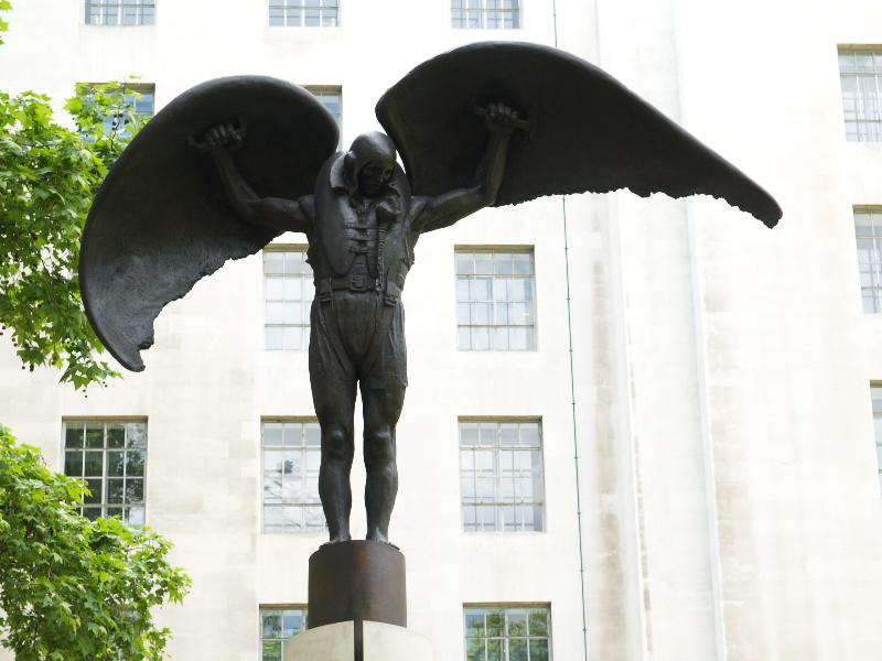 London, England: Victoria Embankment: Fleet Air Arm Memoria, Daedalusl (2000, James Butler)