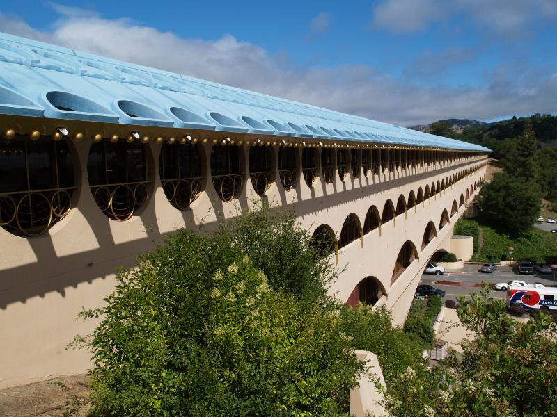 San Rafael, California (CA): Marin County Civic Center: view along building (1960-1962, Frank Lloyd Wright)
