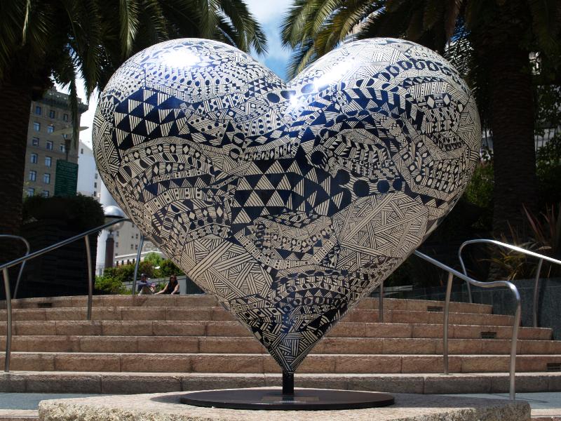 San Francisco, California (CA): Union Square: heart (2011, sculptor Hilary Pecis)