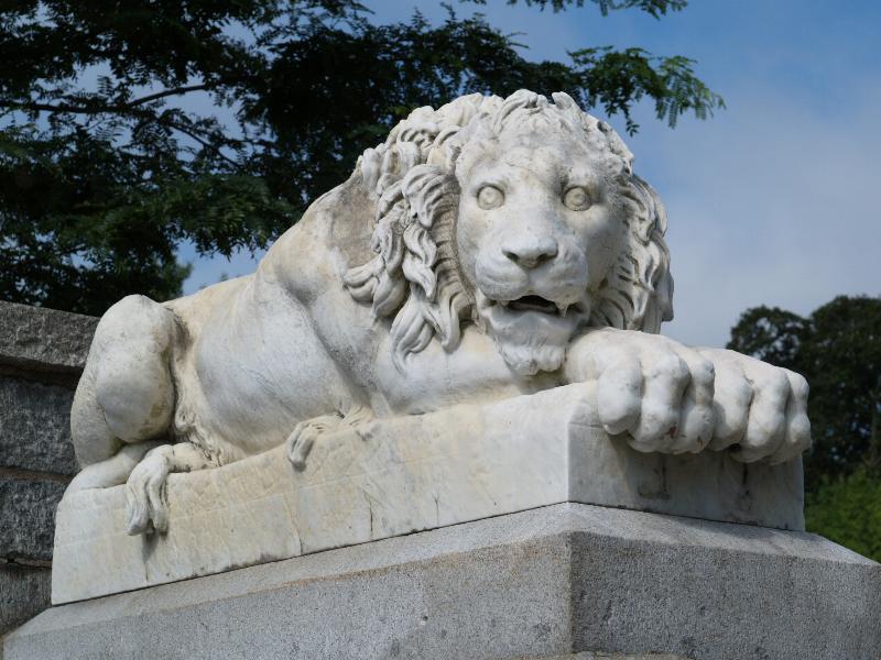 Holyoke, Massachusetts (MA): Wistariahurst Museum: Lion Awake (copy of Canova, original is 1792)