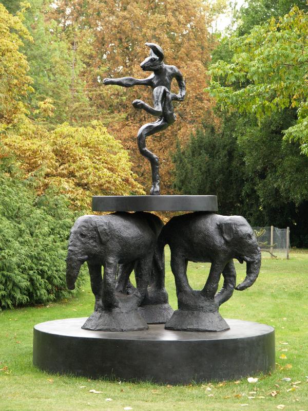 Cambridge, England: Jesus College: Composition (2008, Barry Flanagan)