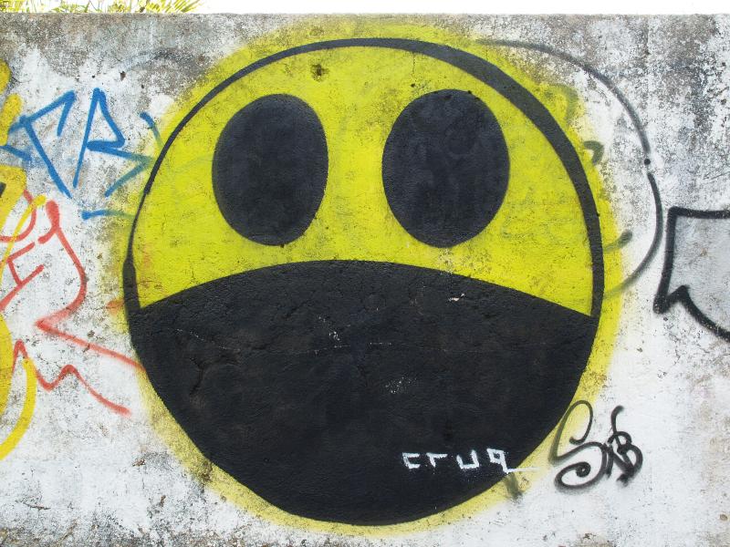 Carcavelos, Portugal: Avenida Jorge V: not Smiley face