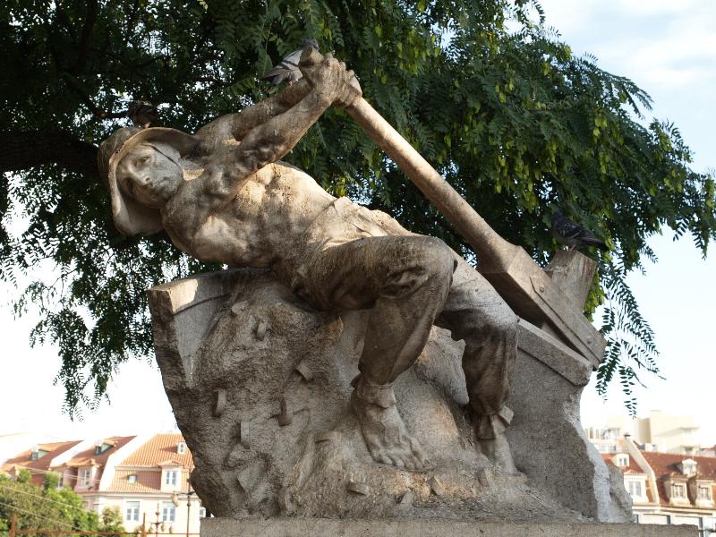 Lisbon, Portugal: Jardim Roque Gameiro, Cais do Sodre: Ao Leme (At the Helm) (1915, sculptor Francisco dos Santos)