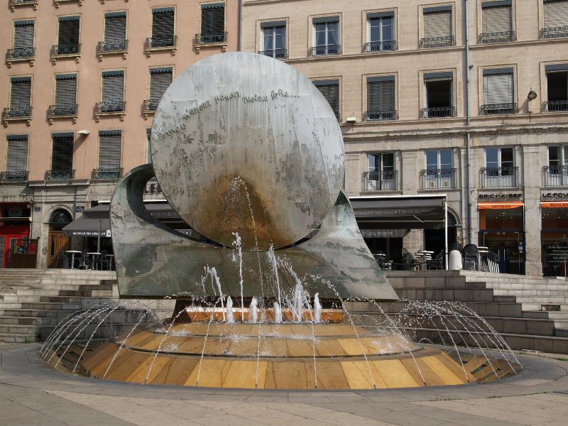 Lyon, France: Place Louis Pradel: Fontaine Le Soleil (1982, sculptor Jean-Robert Ipousteguy)