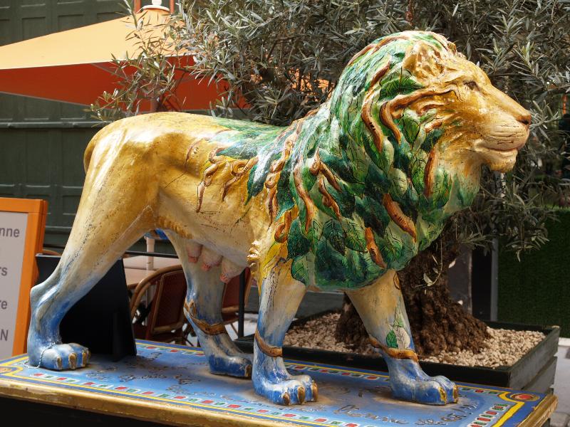 Lyon, France: Rue Pleney: lion (2004, Sylvie Margot)