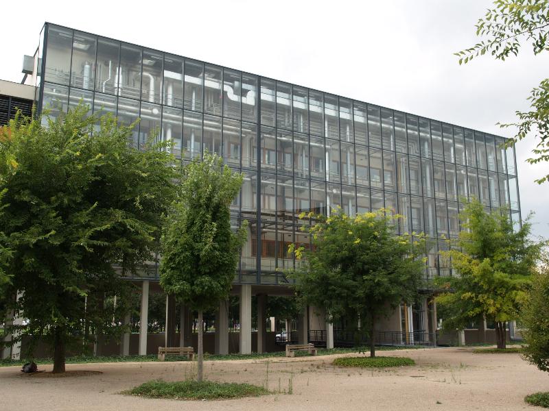 Lyon, France: Avenue Tony Garnier, Institut de science financiere et d'assurances (ISFA): courtyard view, glass (2004)