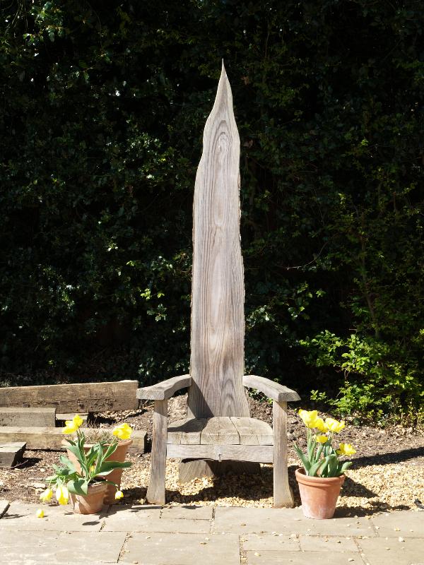 Cambridge, England: Botanic Garden: chair with large tree back