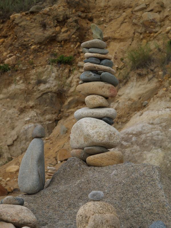 Aquinnah, Massachusetts (MA): Gay Head Cliffs: rock sculptures on beach