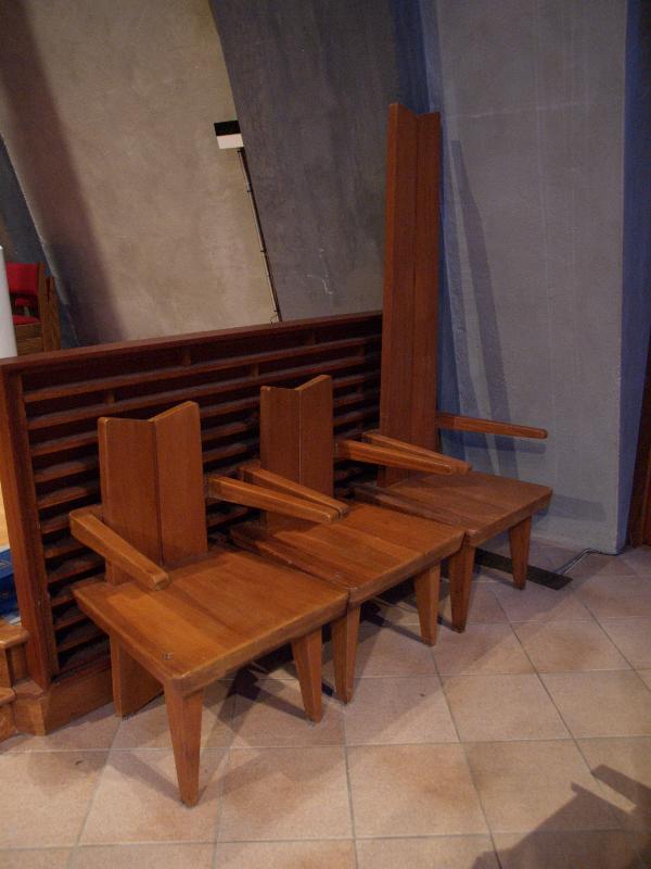 Stamford, Connecticut (CT): First Presbyterian Church (The Fish): chairs (1956-1957, architect Wallace K Harrison of Harrison & Abramovitz)