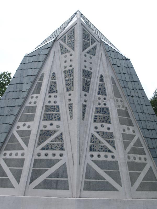 Stamford, Connecticut (CT): First Presbyterian Church (The Fish): view end on (1956-1957, architect Wallace K Harrison of Harrison & Abramovitz)
