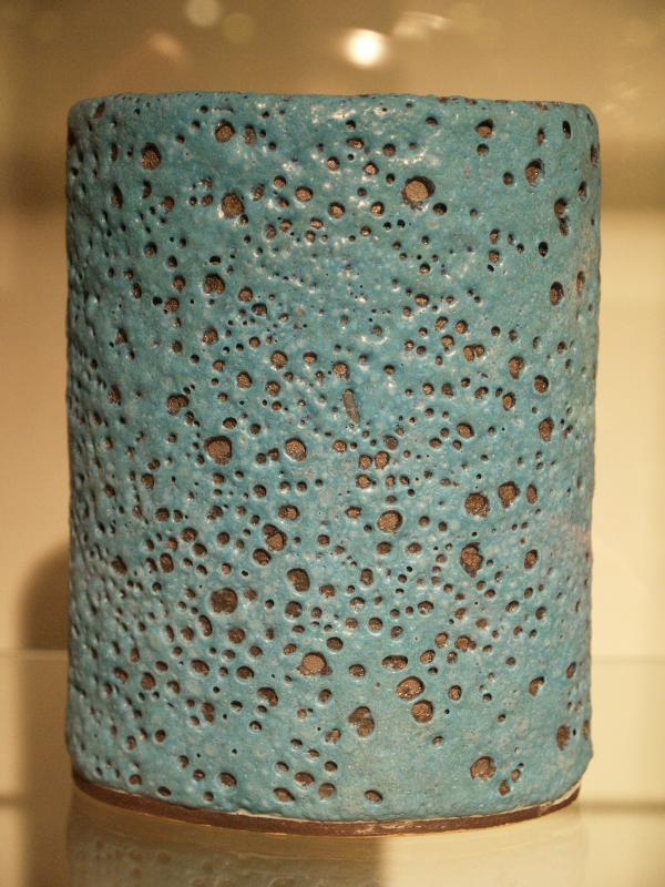 Cambridge, England: Fitzwilliam Museum: turquoise-blue vase (2005, Emmanuel Cooper)