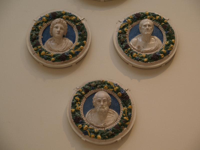 London, England: Victoria and Albert Museum: roundels with classical heads (about 1520-1525, workshop of Giovanni della Robbia)
