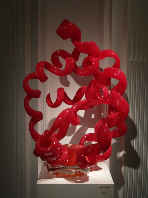 London, England: New Bond Street, Halcyon Gallery: Rotolo 97 (glass artist Dale Chihuly)