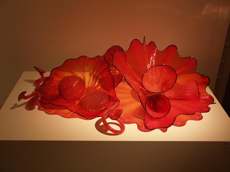 London, England: New Bond Street, Halcyon Gallery: Cadmium Red Persian Set with Lamp Black Lip Wraps (glass artist Dale Chihuly)