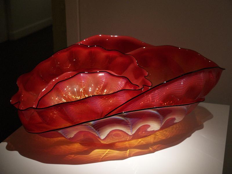 London, England: New Bond Street, Halcyon Gallery: Spitfire Red Seaform Set with Carbon Lip Wrap (glass artist Dale Chihuly)
