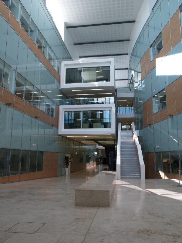 Cambridge, England: Laboratory for Molecular Biology (LMB-2): The Chromosome, atrium