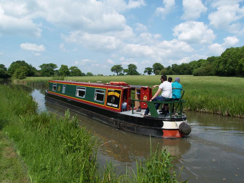 Shenton, England: Ashby de la Zouch Canal: field and trees with canal boat