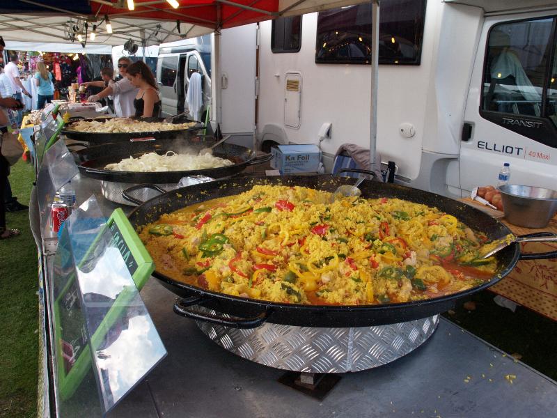 Cambridge, England: Parker's Piece: Tour de France, chicken 'paella' and other cooked food