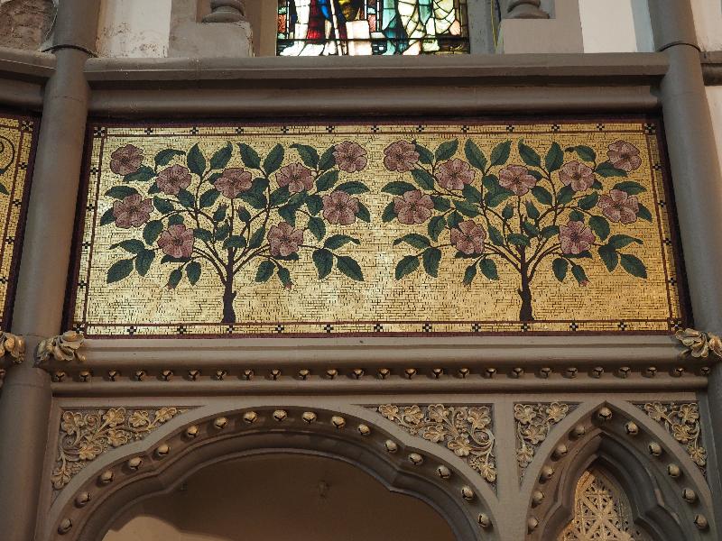 Utica, New York (NY): Grace Church: chancel mosaic