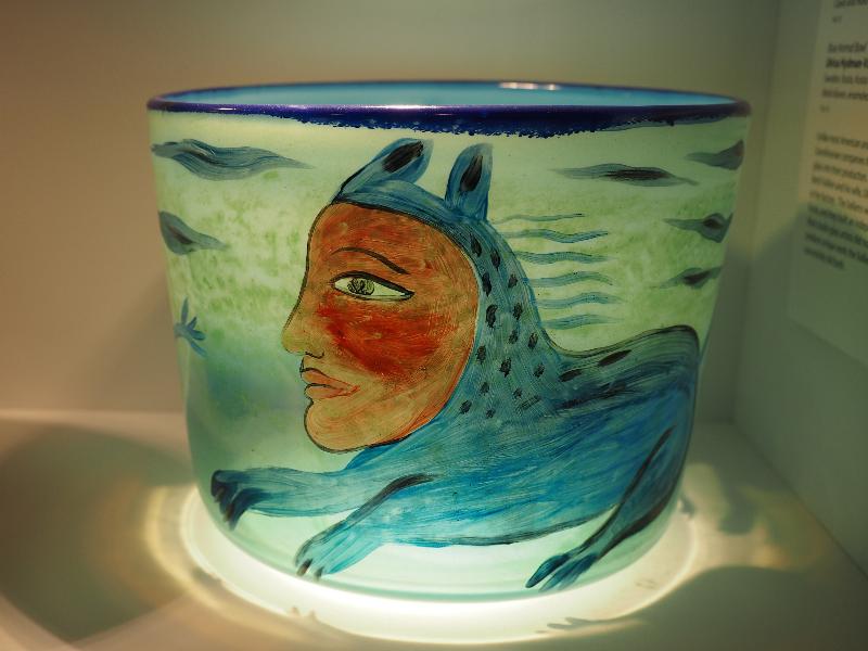 Corning, New York (NY): Corning Museum of Glass: Blue Animal Bowl (1978, Ulrica Hydman-Vallien, Kosta Boda)