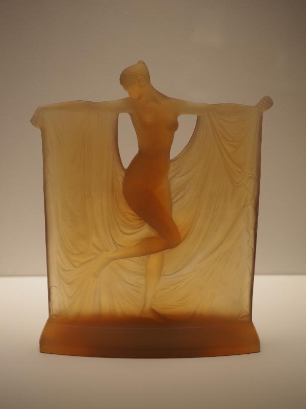 Corning, New York (NY): Corning Museum of Glass: Suzanne (1925, Rene Lalique)