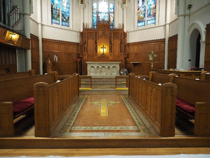 Corning, New York (NY): Christ Episcopal Church: choir stalls and altar