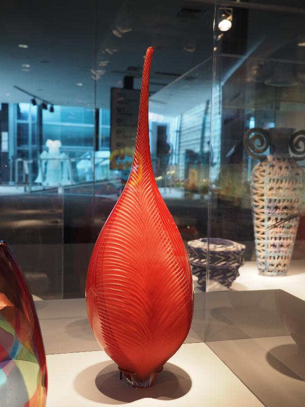 Corning, New York (NY): Corning Museum of Glass: Eve (1998, Lino Tagliapietra)
